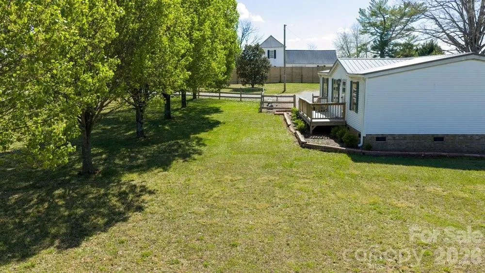 889 Tabor Road Olin, NC 28660