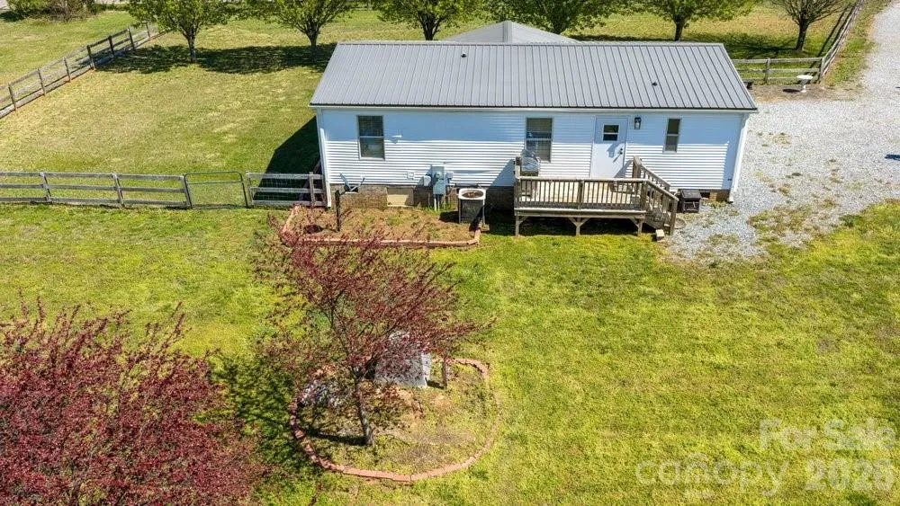 889 Tabor Road Olin, NC 28660