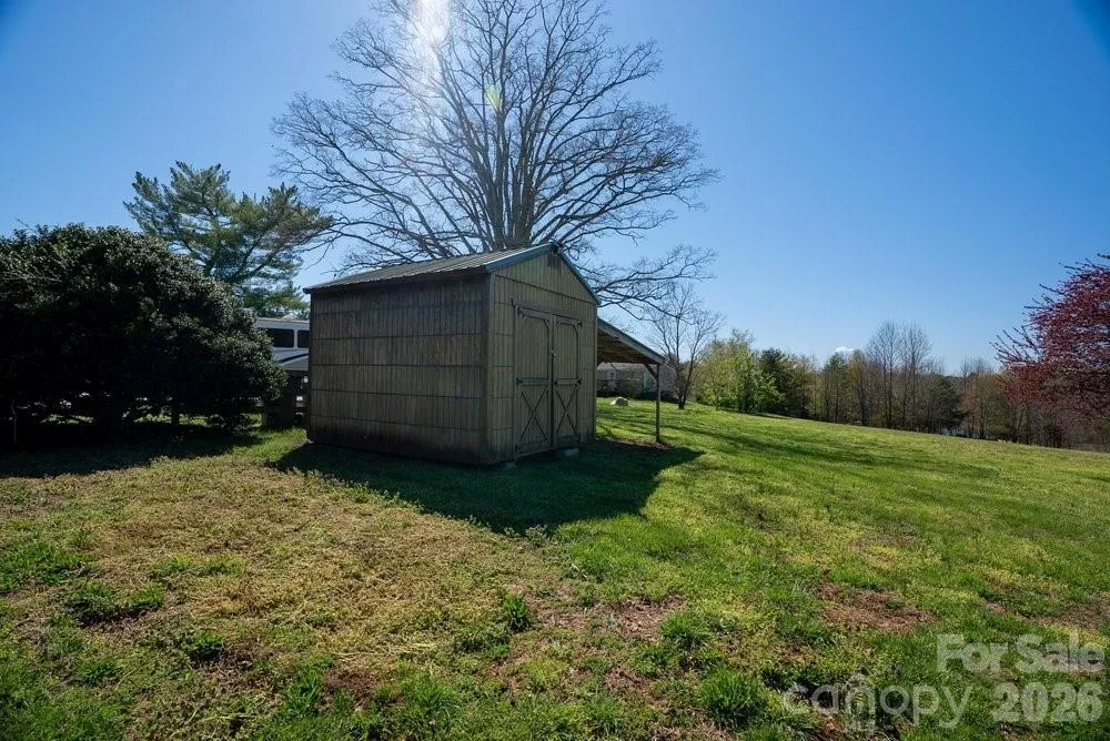 889 Tabor Road Olin, NC 28660