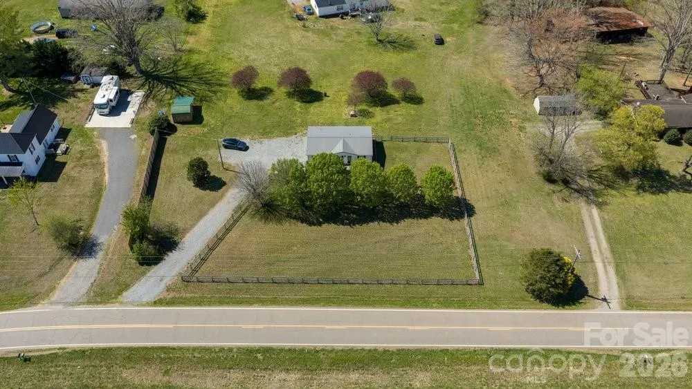 889 Tabor Road Olin, NC 28660