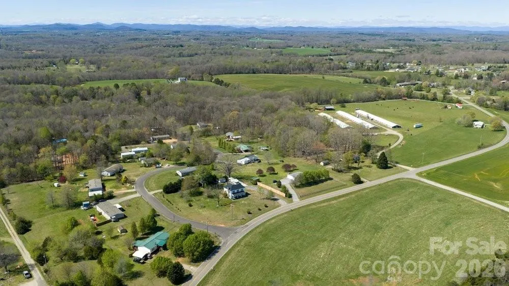 889 Tabor Road Olin, NC 28660