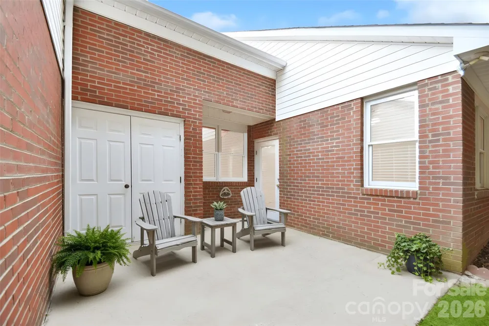 19968 Oak Leaf Circle Cornelius, NC 28031