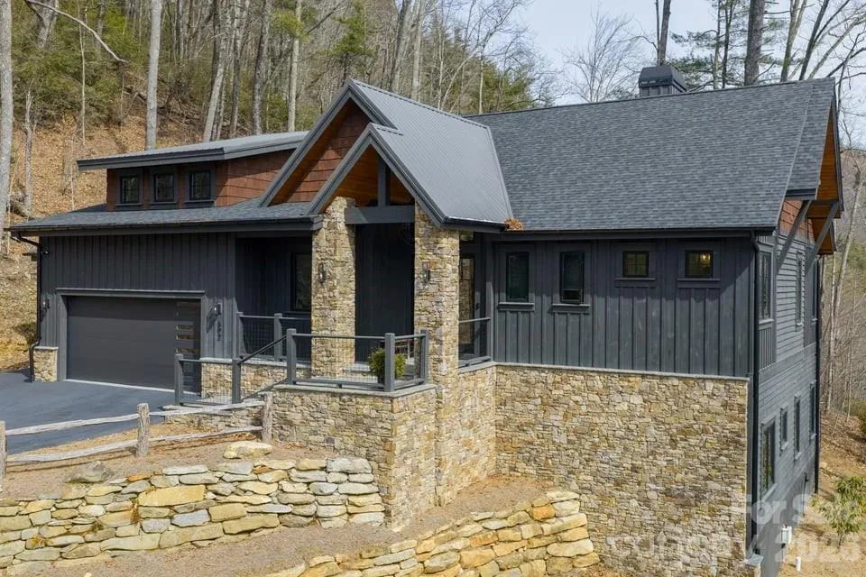 692 Lost Trail Highlands, NC 28741