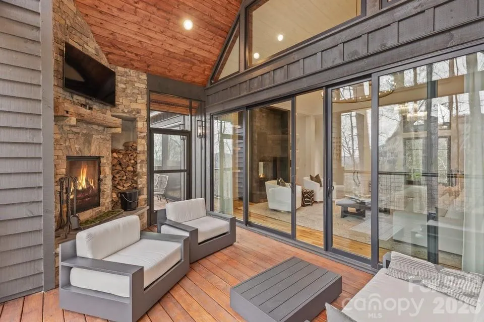 692 Lost Trail Highlands, NC 28741