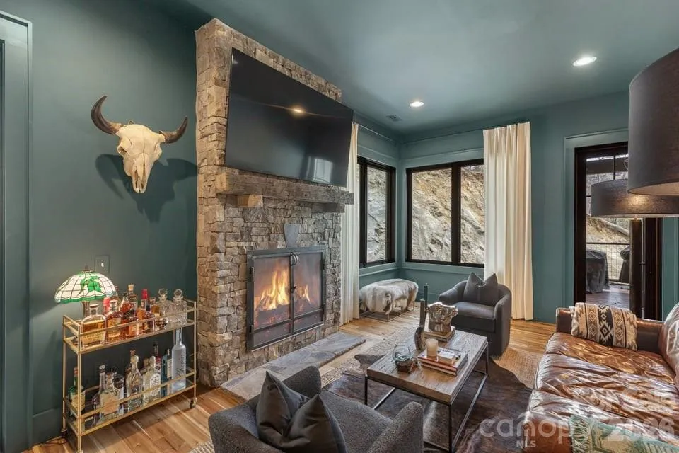 692 Lost Trail Highlands, NC 28741