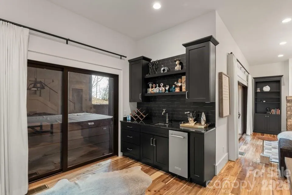 692 Lost Trail Highlands, NC 28741