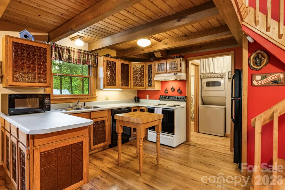 180 Grace Way Green Mountain, NC 28740