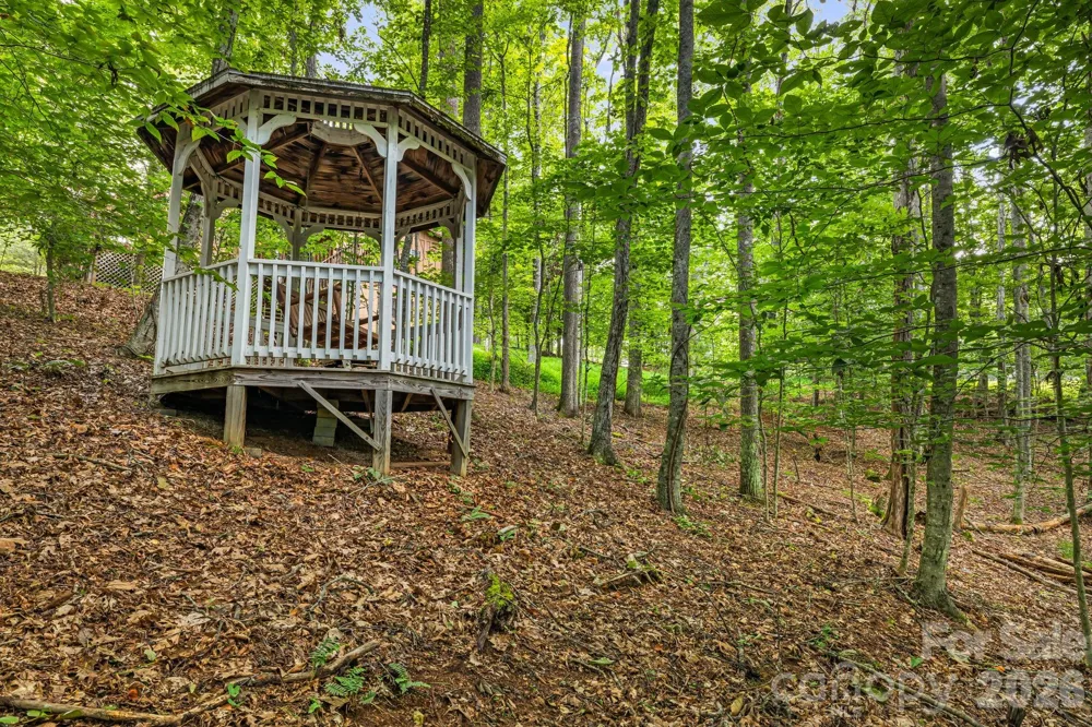 180 Grace Way Green Mountain, NC 28740