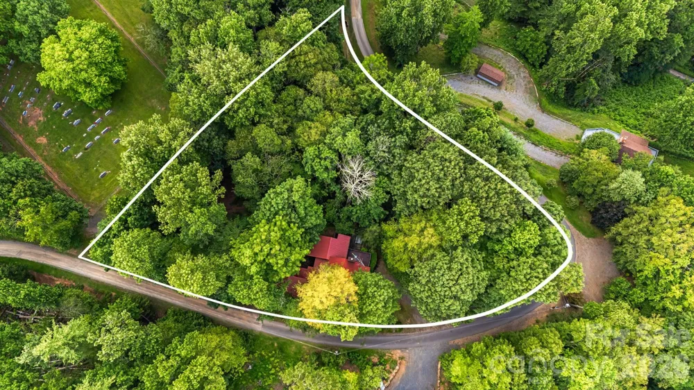 180 Grace Way Green Mountain, NC 28740