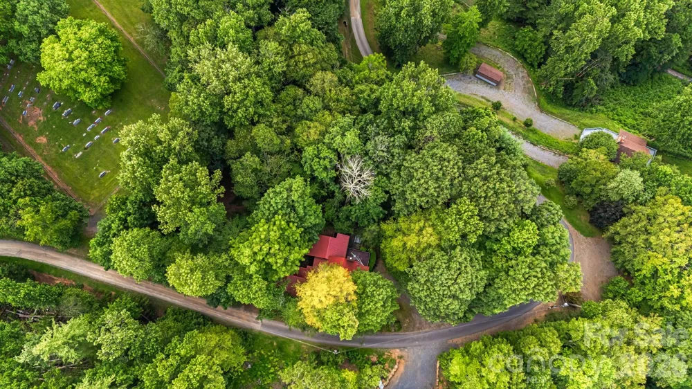 180 Grace Way Green Mountain, NC 28740