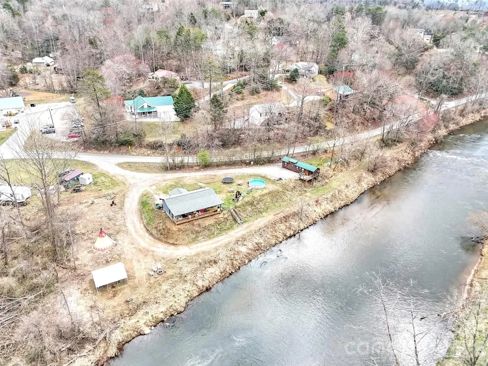 522 River Road Sylva, NC 28779