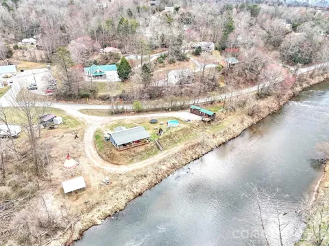 522 River Road