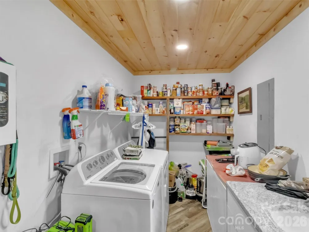 522 River Road Sylva, NC 28779