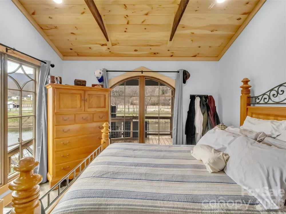 522 River Road Sylva, NC 28779