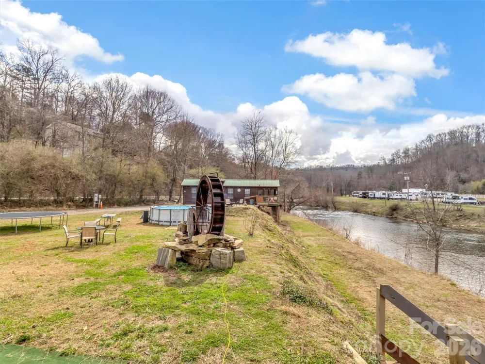 522 River Road Sylva, NC 28779