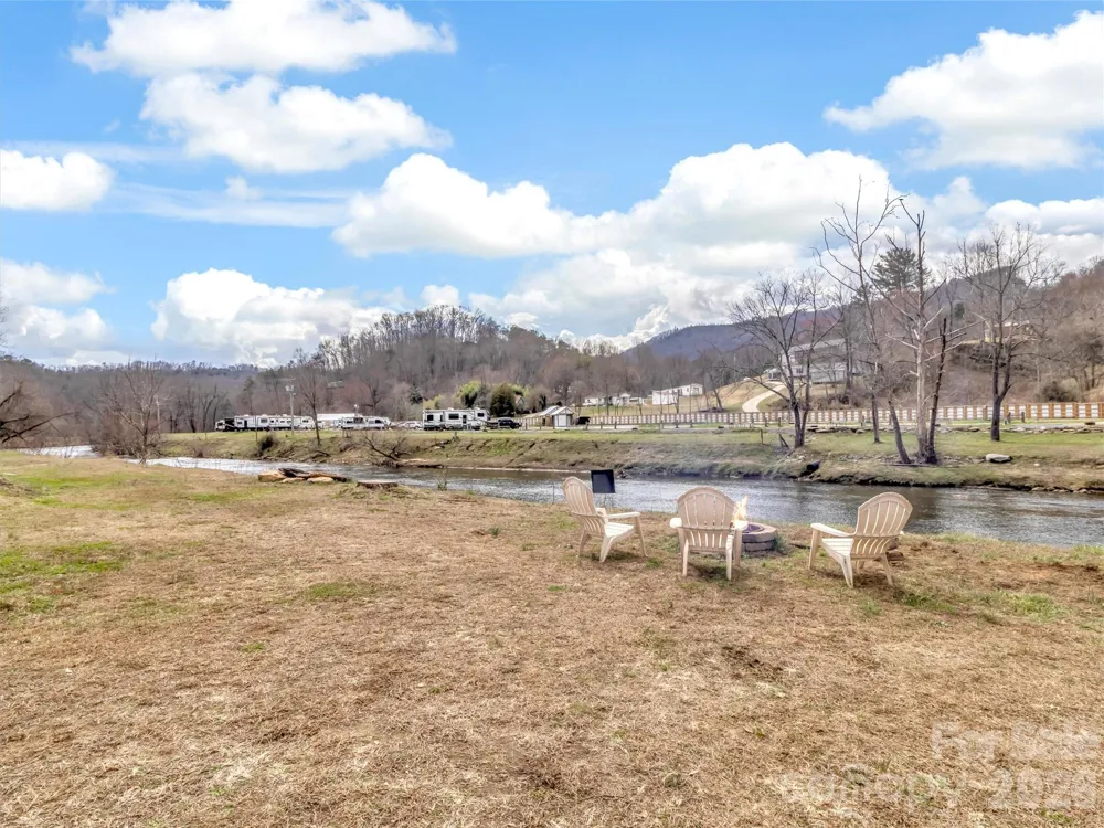 522 River Road Sylva, NC 28779