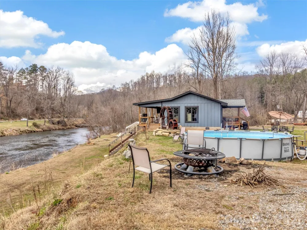522 River Road Sylva, NC 28779