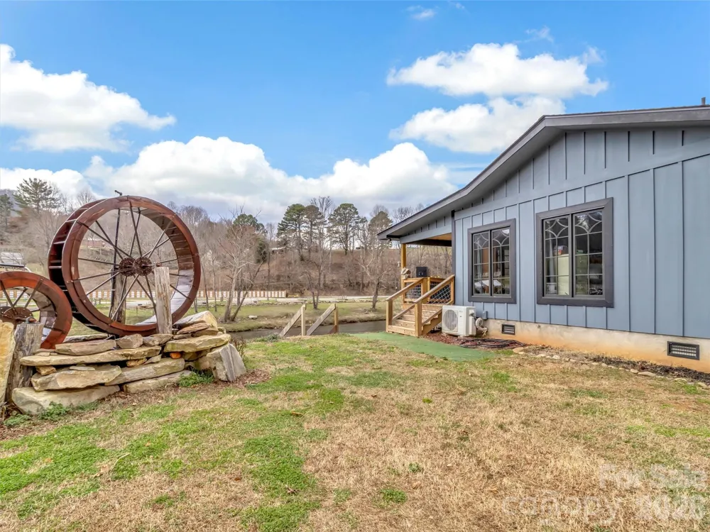 522 River Road Sylva, NC 28779