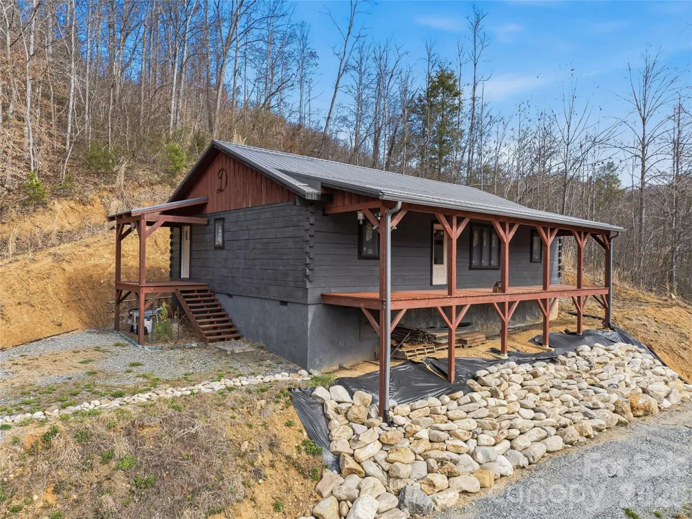 182 Whittemore Branch Road Barnardsville, NC 28709