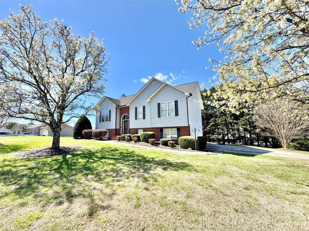 15 Luther Stafford Avenue Taylorsville, NC 28681