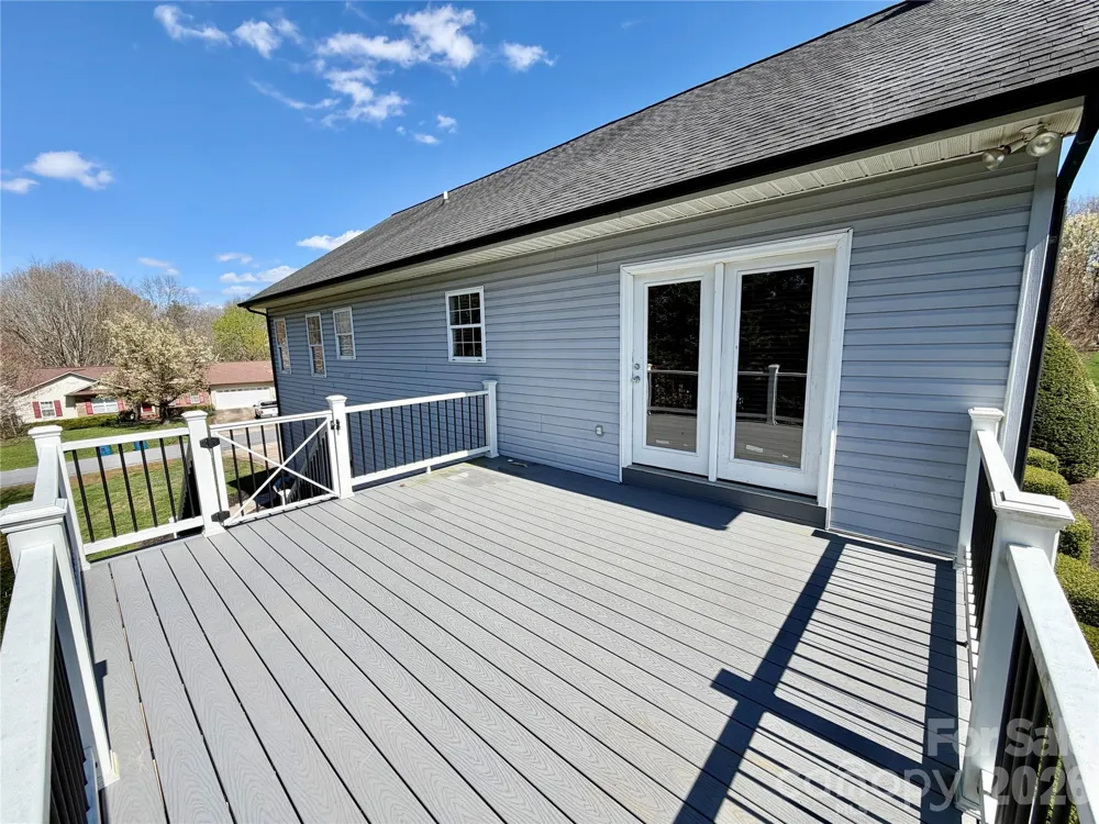 15 Luther Stafford Avenue Taylorsville, NC 28681