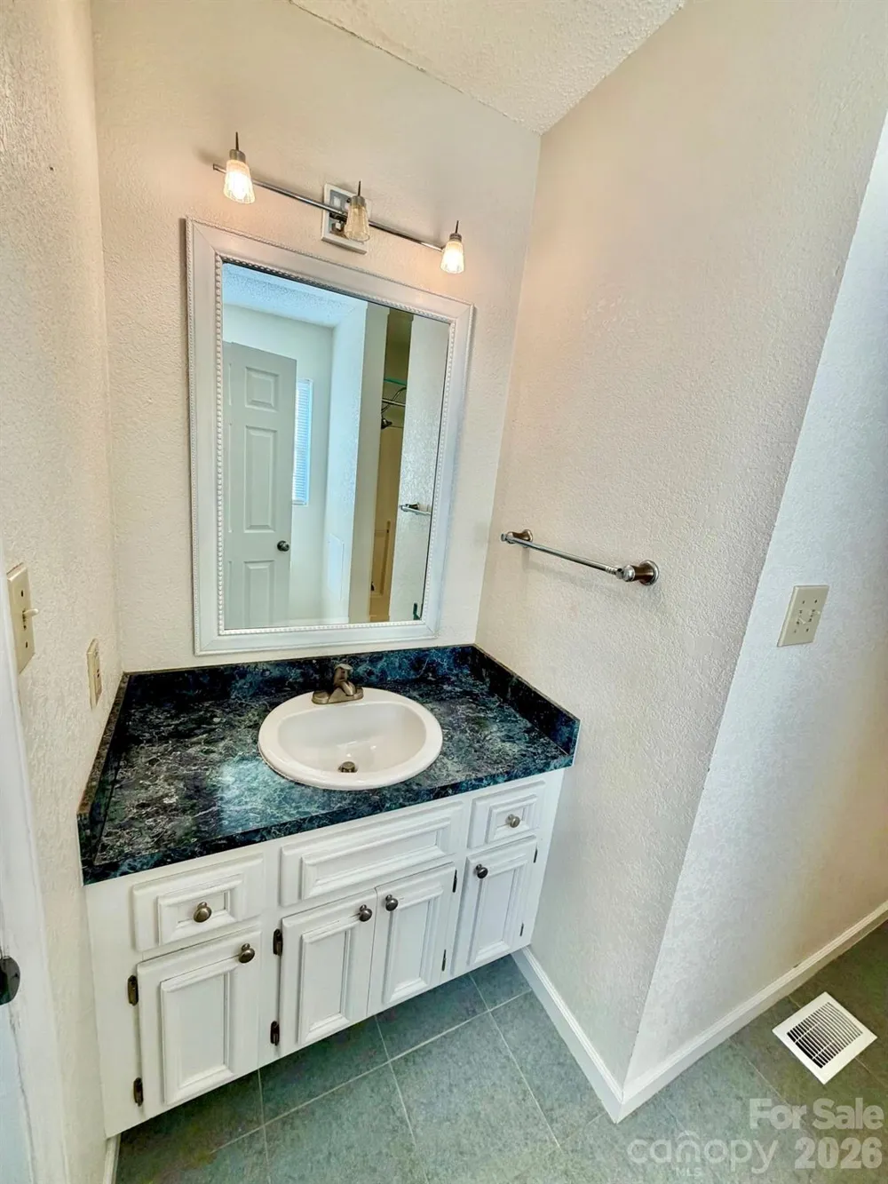 15 Luther Stafford Avenue Taylorsville, NC 28681