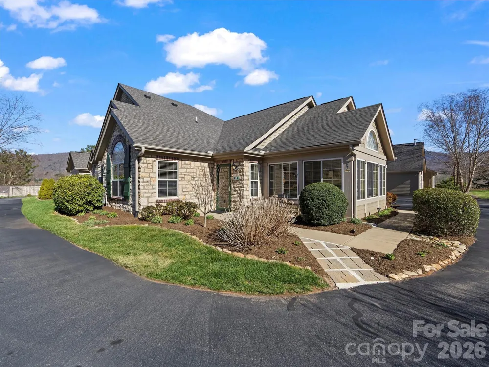 81 Outlook Circle Swannanoa, NC 28778