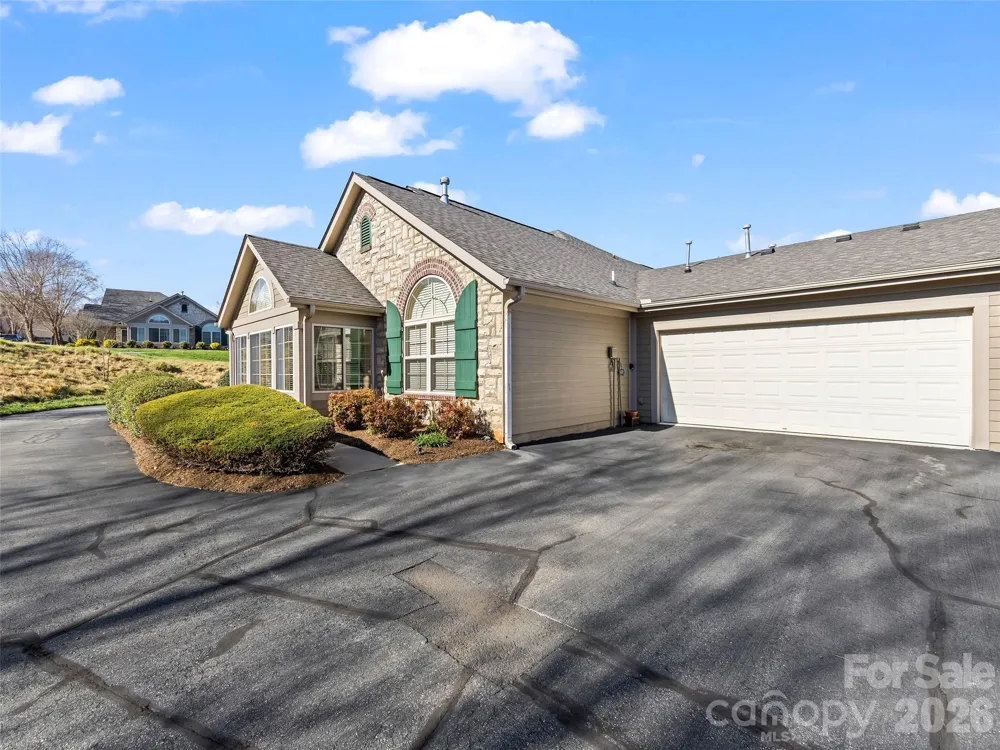 81 Outlook Circle Swannanoa, NC 28778