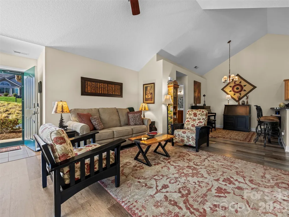 81 Outlook Circle Swannanoa, NC 28778