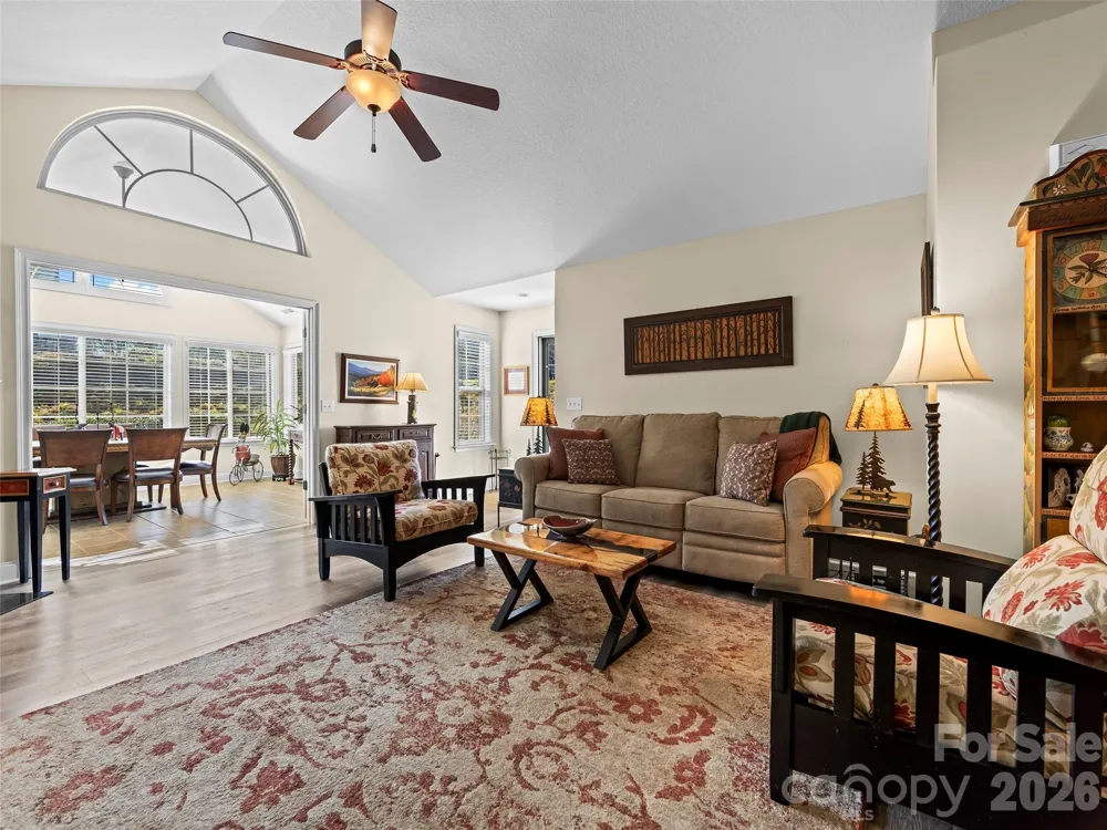 81 Outlook Circle Swannanoa, NC 28778