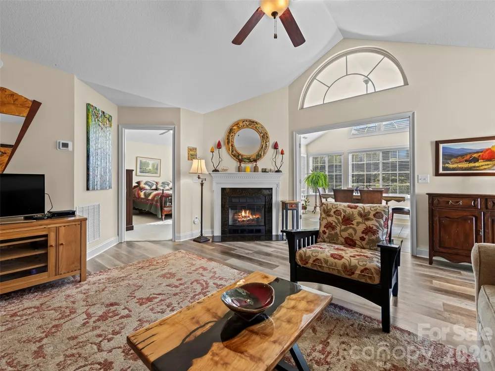 81 Outlook Circle Swannanoa, NC 28778