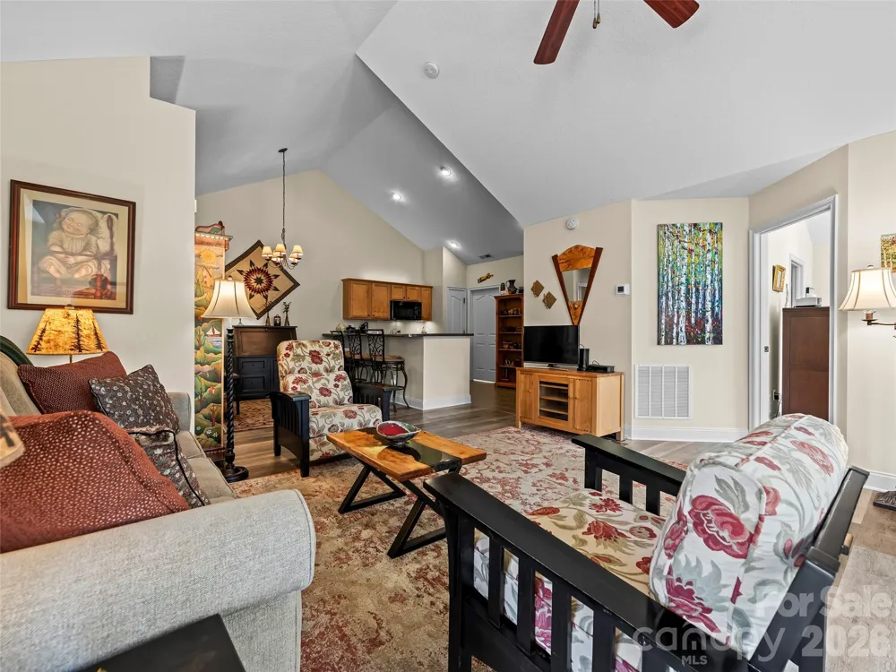 81 Outlook Circle Swannanoa, NC 28778