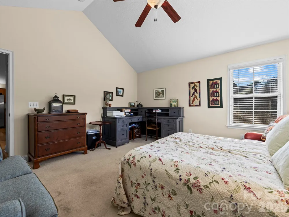 81 Outlook Circle Swannanoa, NC 28778