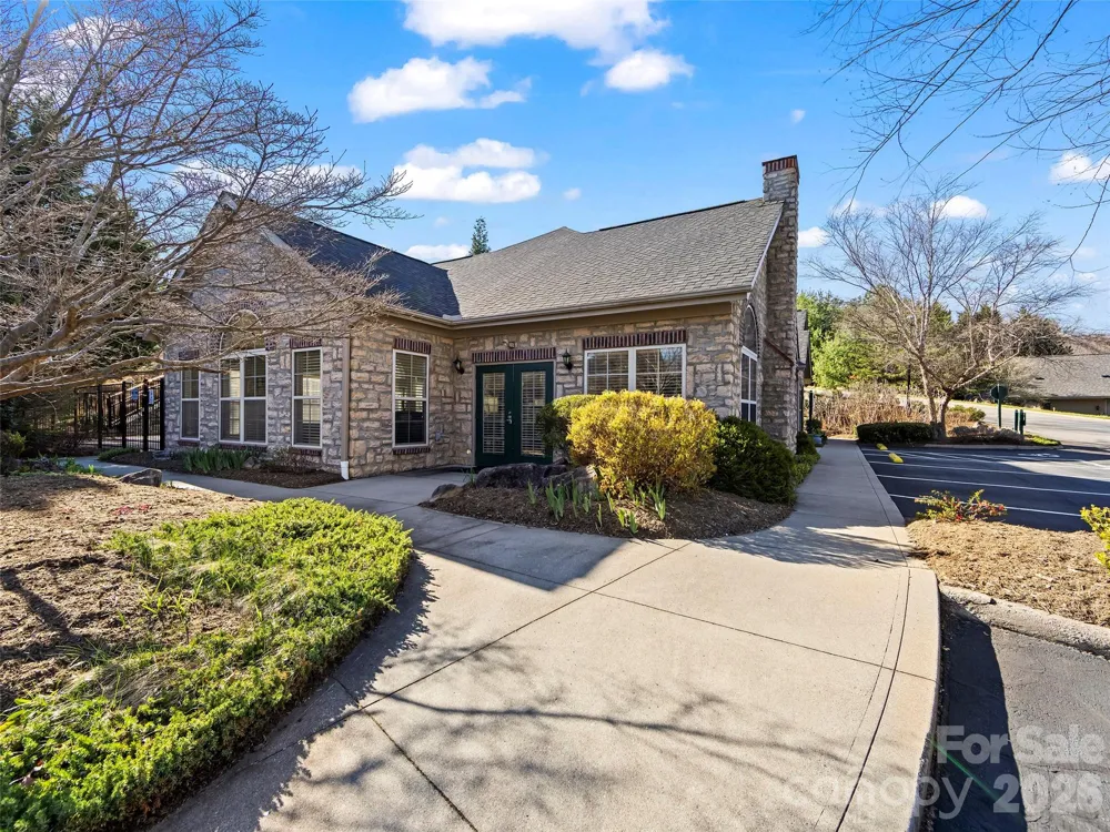81 Outlook Circle Swannanoa, NC 28778