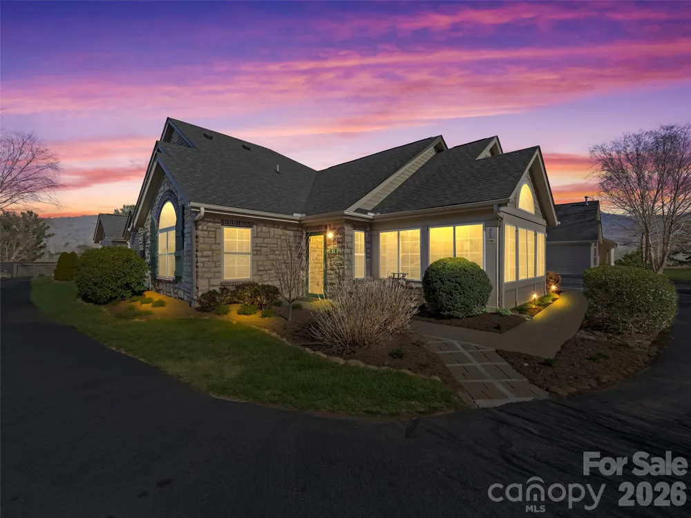 81 Outlook Circle Swannanoa, NC 28778