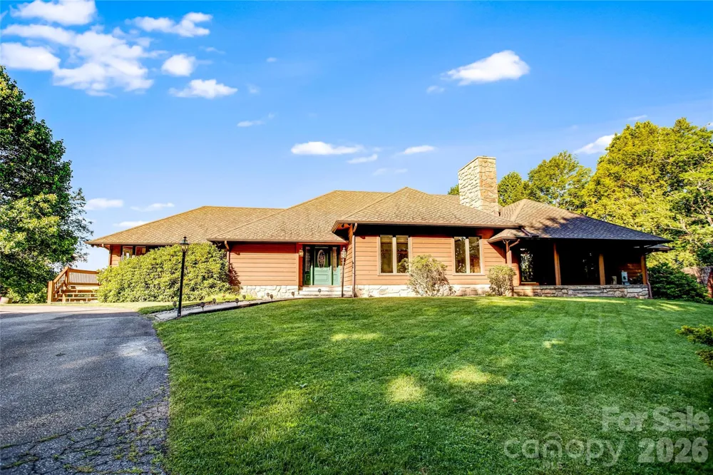 1087 Brigadoon Drive Clyde, NC 28721