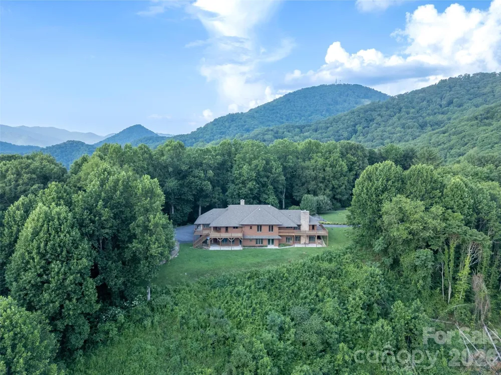 1087 Brigadoon Drive Clyde, NC 28721