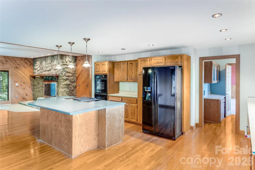 1087 Brigadoon Drive Clyde, NC 28721