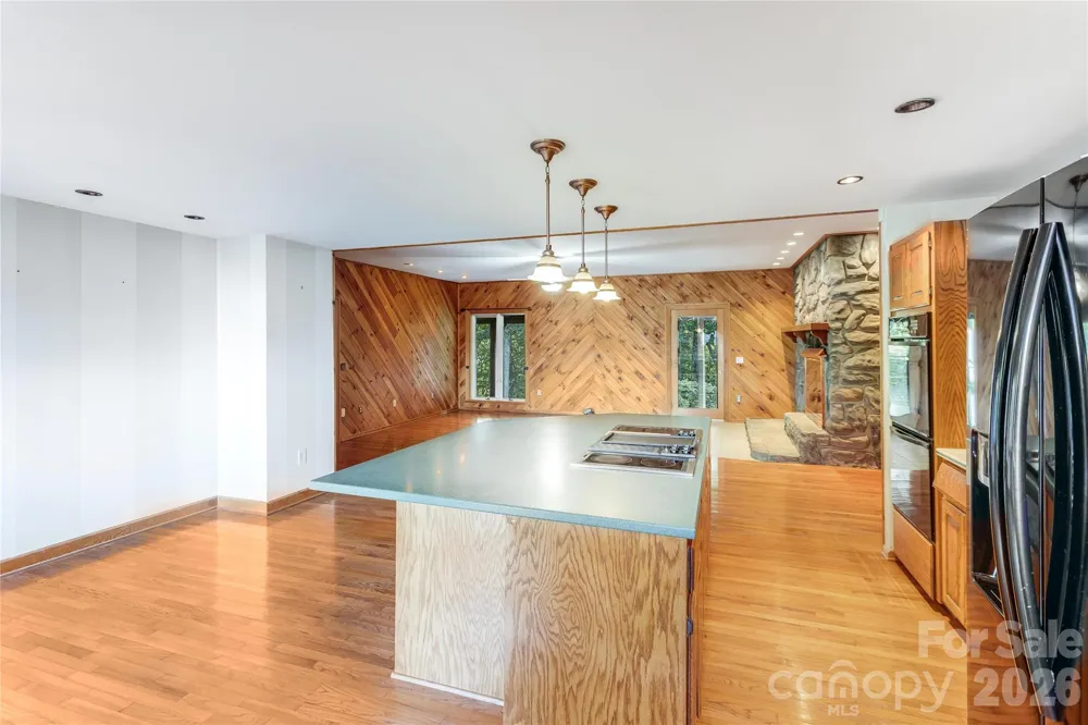 1087 Brigadoon Drive Clyde, NC 28721