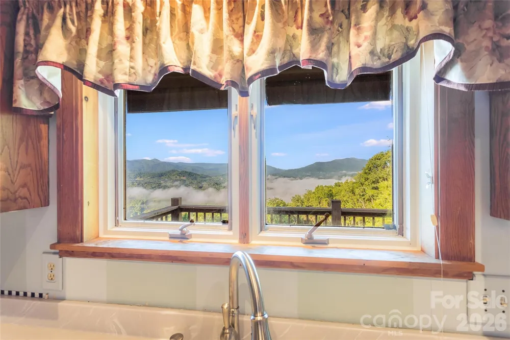 1087 Brigadoon Drive Clyde, NC 28721