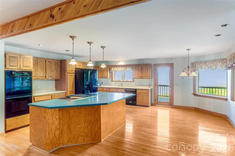 1087 Brigadoon Drive Clyde, NC 28721
