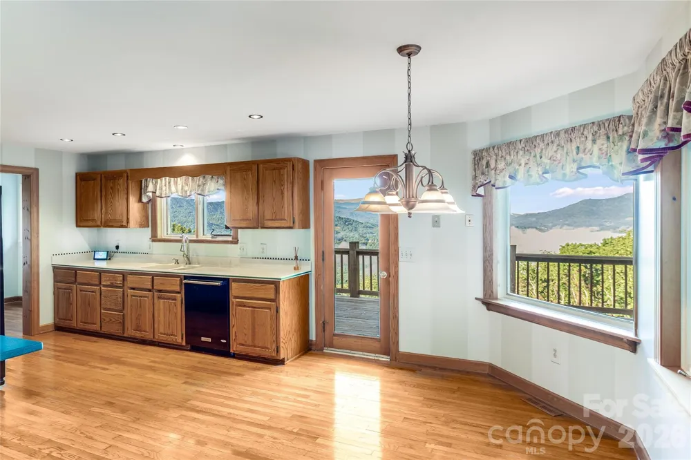 1087 Brigadoon Drive Clyde, NC 28721