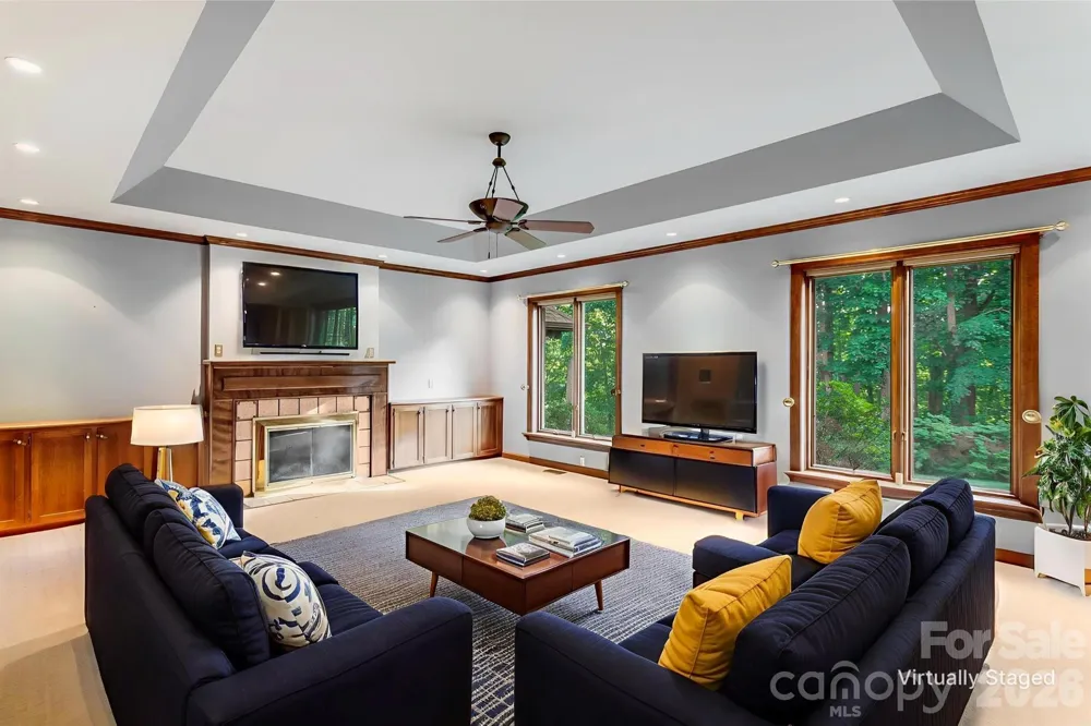 1087 Brigadoon Drive Clyde, NC 28721