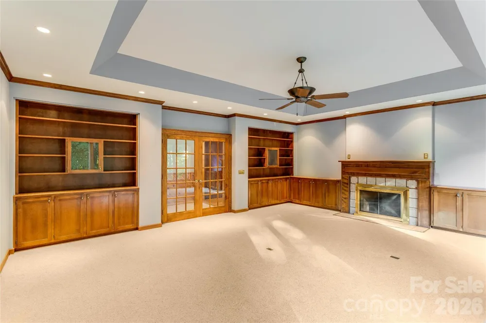 1087 Brigadoon Drive Clyde, NC 28721