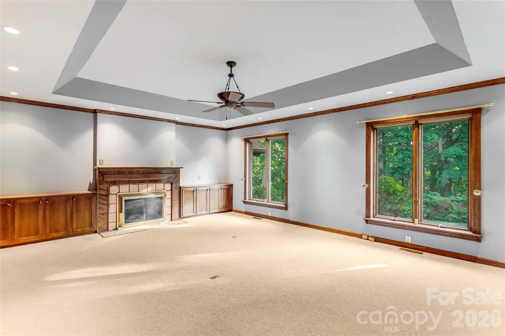 1087 Brigadoon Drive Clyde, NC 28721