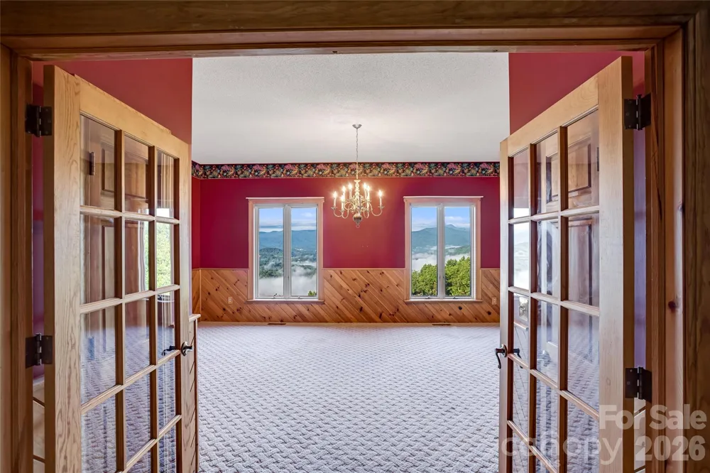 1087 Brigadoon Drive Clyde, NC 28721