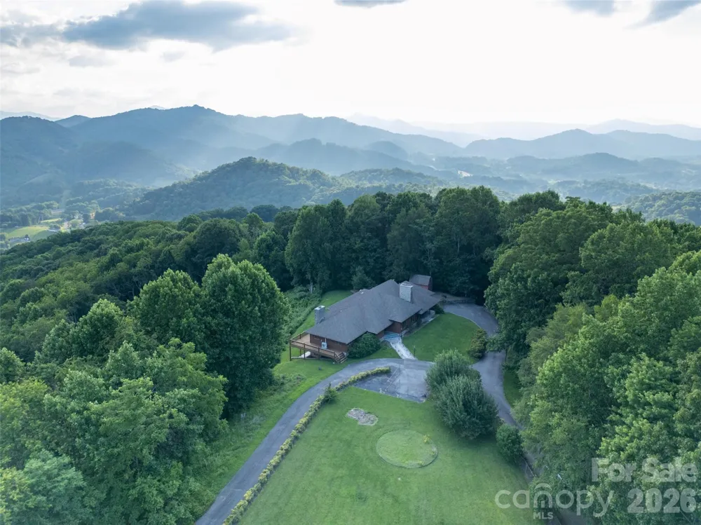 1087 Brigadoon Drive Clyde, NC 28721