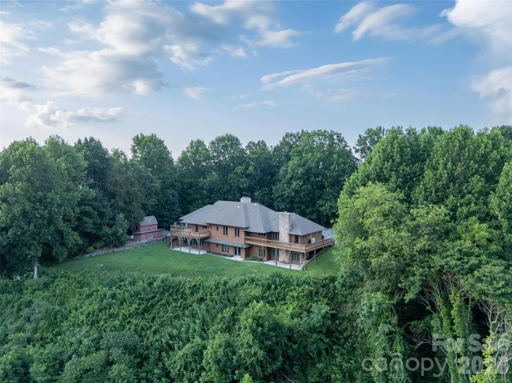 1087 Brigadoon Drive Clyde, NC 28721