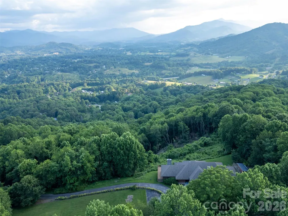 1087 Brigadoon Drive Clyde, NC 28721