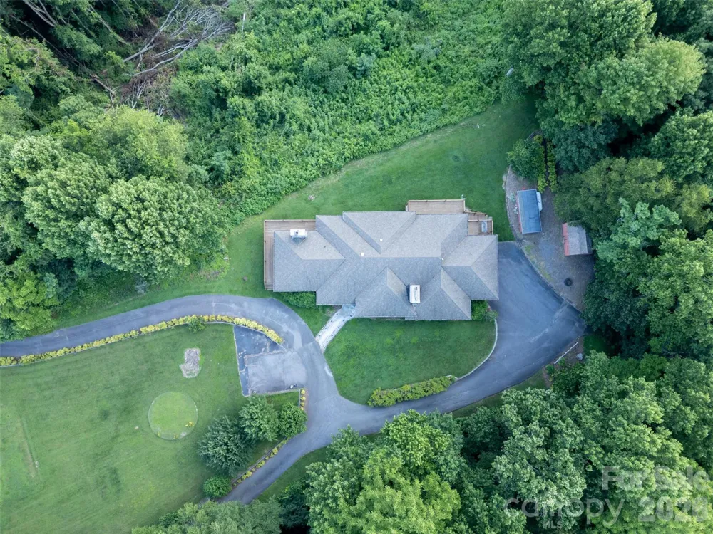 1087 Brigadoon Drive Clyde, NC 28721